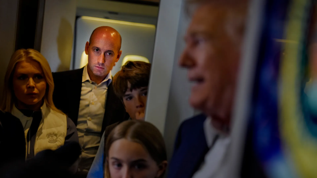 仇恨与统治：斯蒂芬·米勒的冷酷愿景