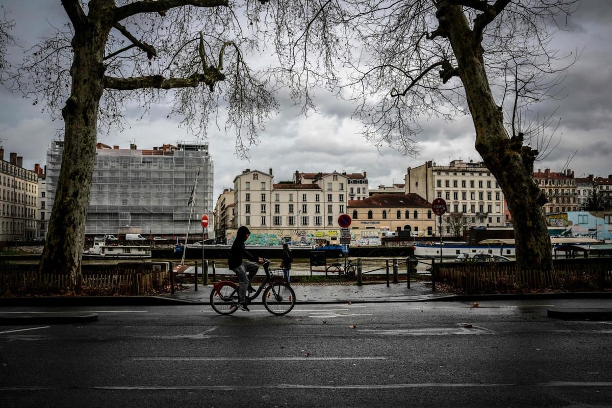 极右翼活动家遇袭身亡，法警方逮捕11人，极左团体深陷漩涡