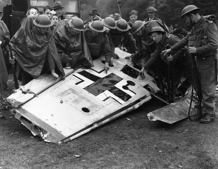 六条命换一枚勋章：纳粹如何用虚荣心打赢了一场人力战争