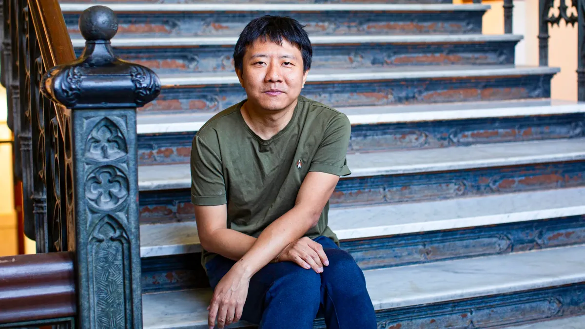 在生活的混沌中，一位严谨的数学家找到了稳固的支撑点