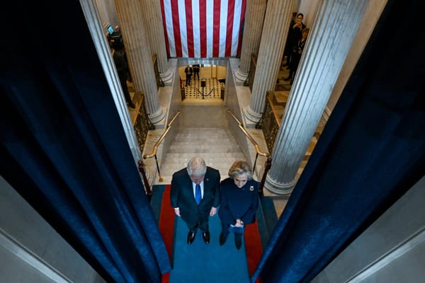 克林顿夫妇同意就爱泼斯坦案作证，众议院取消蔑视国会投票