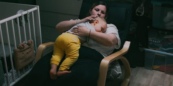 既是村长也是母亲：正在改变法国基层政治生态的年轻女性们