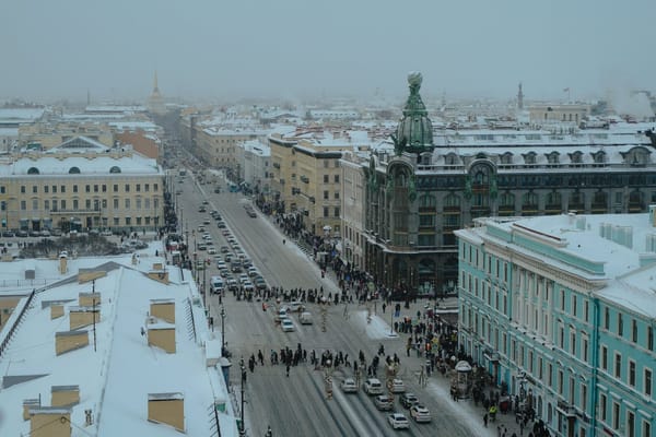 帝国余晖下的洗刷者：圣彼得堡古建里的秘密社群