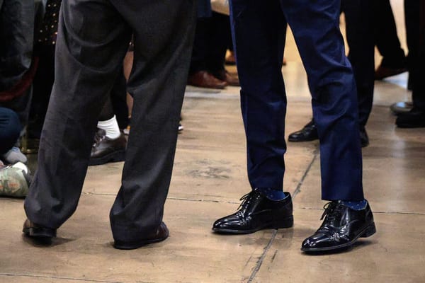 为什么男性总爱买大一号的鞋？
