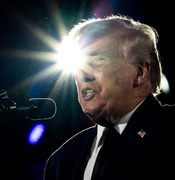 与伊朗的对峙引发对特朗普“即兴外交”的再次质疑