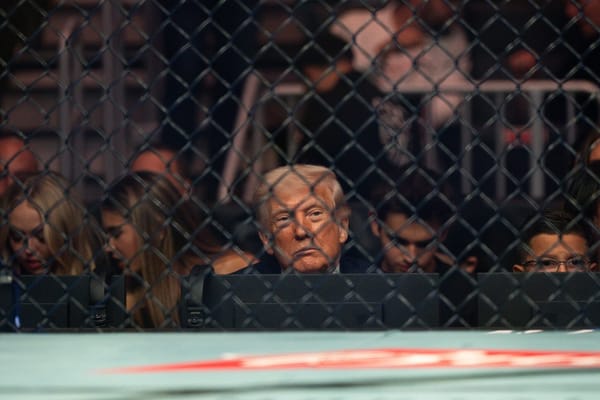 耶稣模因、威胁与伊朗战争：压力之下的特朗普肖像