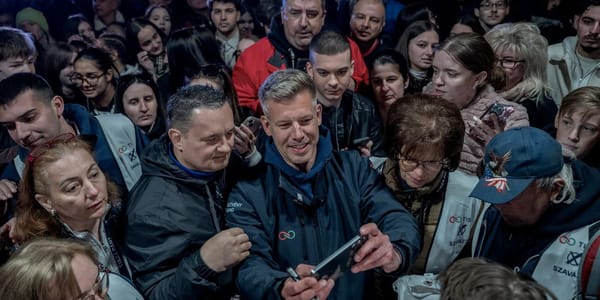 一位政坛新秀如何重塑匈牙利民族主义并击败欧尔班