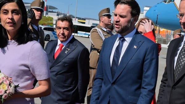 20分钟谈成200亿：将唐纳德·特朗普打造为全球交易机器的男人